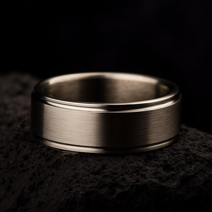Titan Edge – Carved-Edge Titanium Wedding Ring