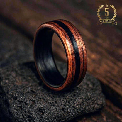 Walnut Forge – Walnut & Carbon Fibre Wedding Ring
